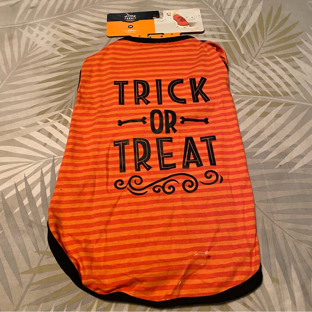 Trick Or Treat Dog Shirt Sz M